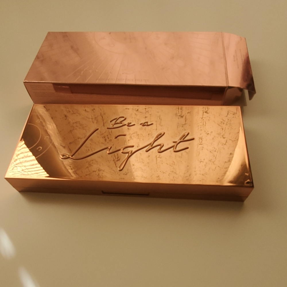 Becca face palette